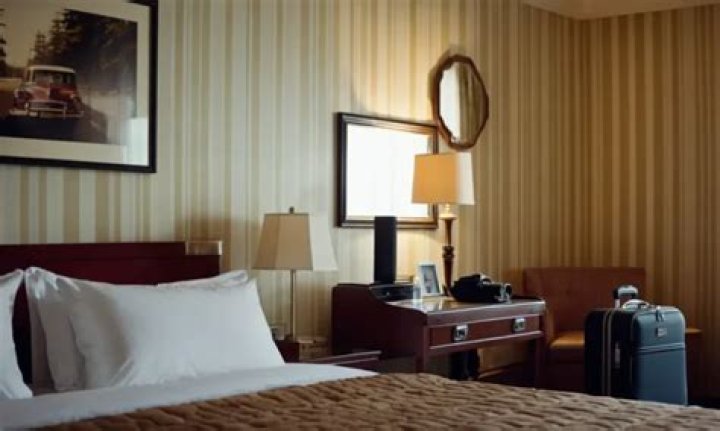 Can a 12 year old stay in a hotel room alone?