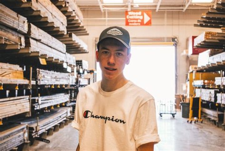 Can a 14 year old work at a movie theater?