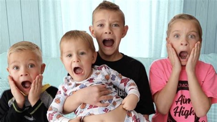 Can an 11 year old babysit in Ontario?