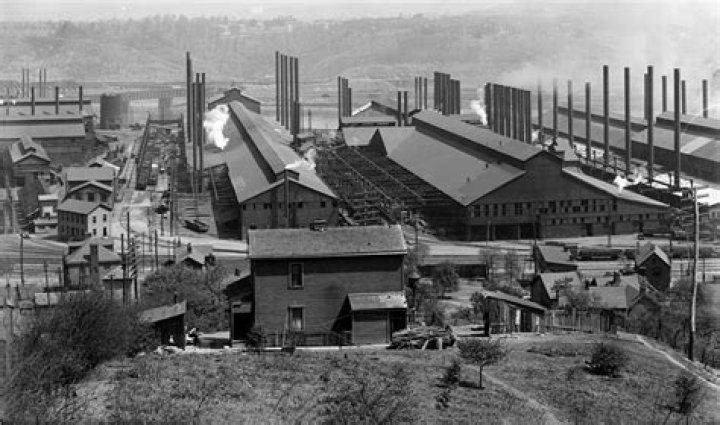 How did steel production begin in Pittsburgh?