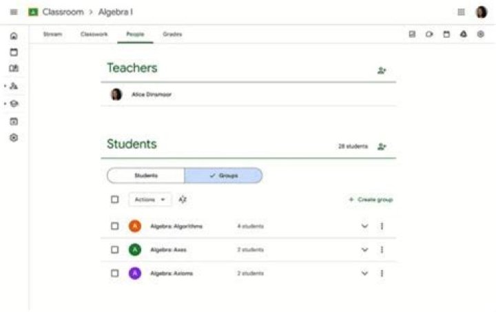 How do I split students into groups in Google Classroom?