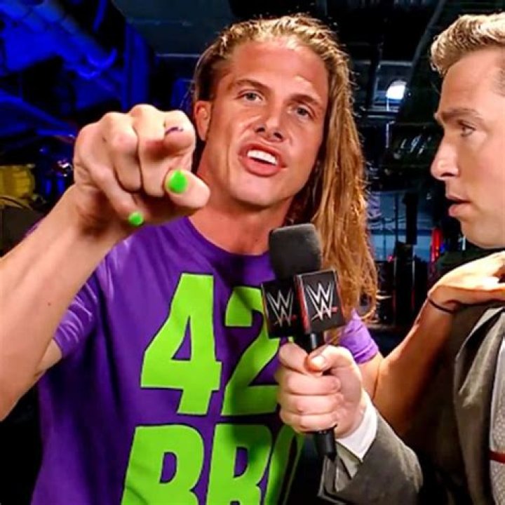 How do you become a backstage interview for WWE?