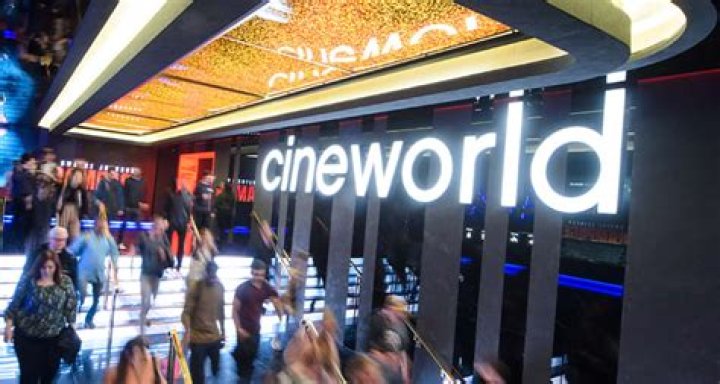 How much does Cineworld pay per hour?