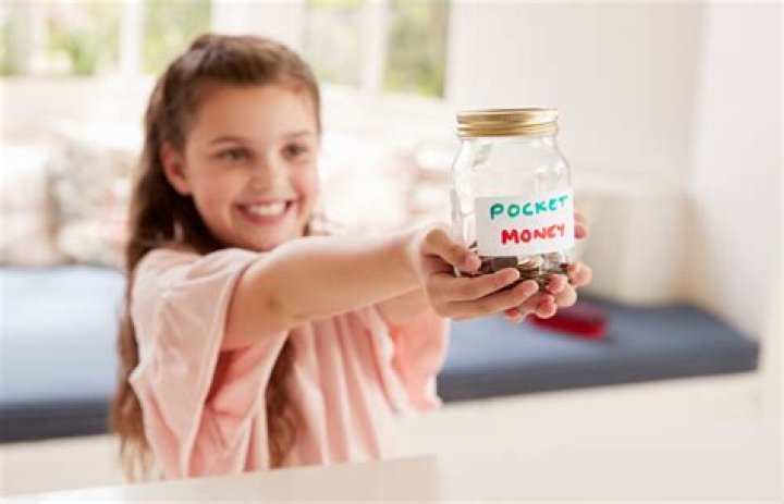 How much pocket money should a 14 year old get UK?