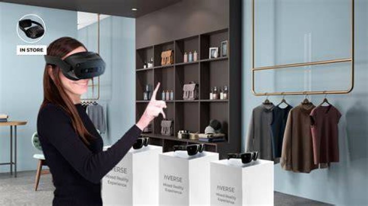 What brands have virtual stores?