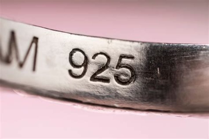 What does s925 mean on jewelry?