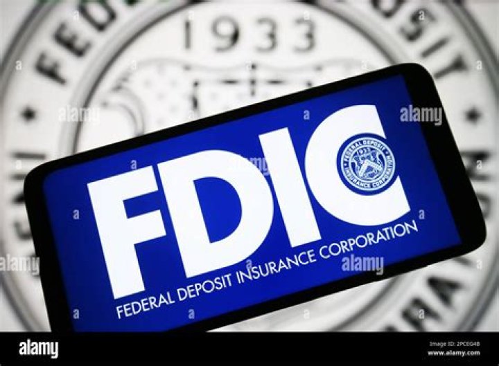 What does the Federal Deposit Insurance Corporation insures?