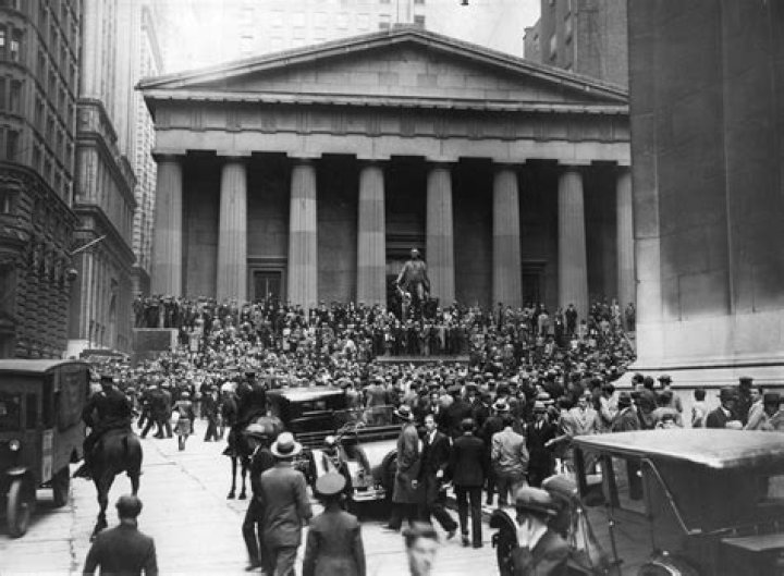 What happened to the stock market in October 1929?