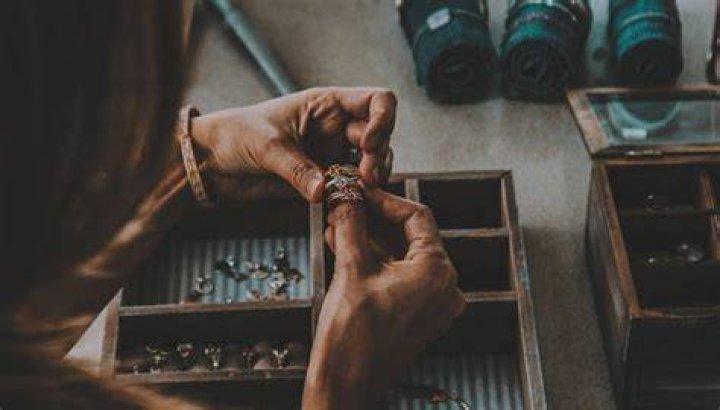 What is an alloy Why do jewelers use alloys in jewelry?