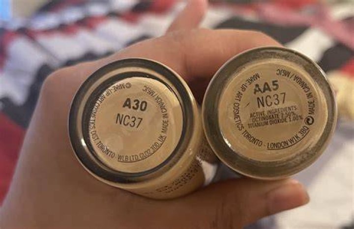 What is the difference between distributor and importer?