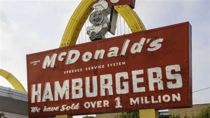 What is the oldest fast food franchise?