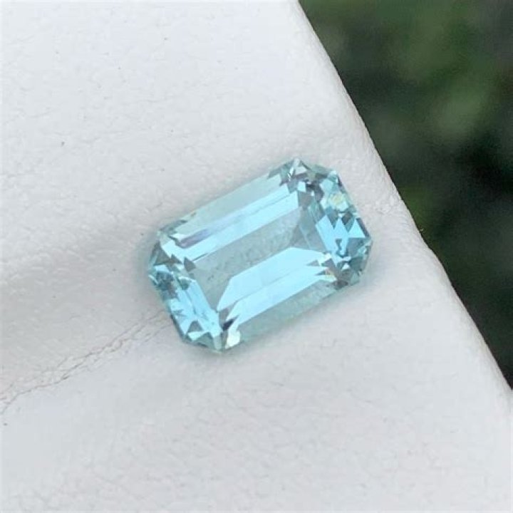 What is the price of aquamarine stone?