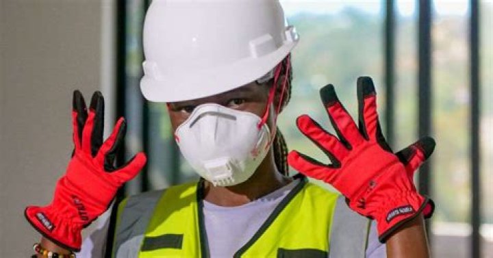 What type of gloves do construction workers use?